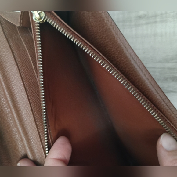 Louis Vuitton Long Wallet - Picture 9 of 12